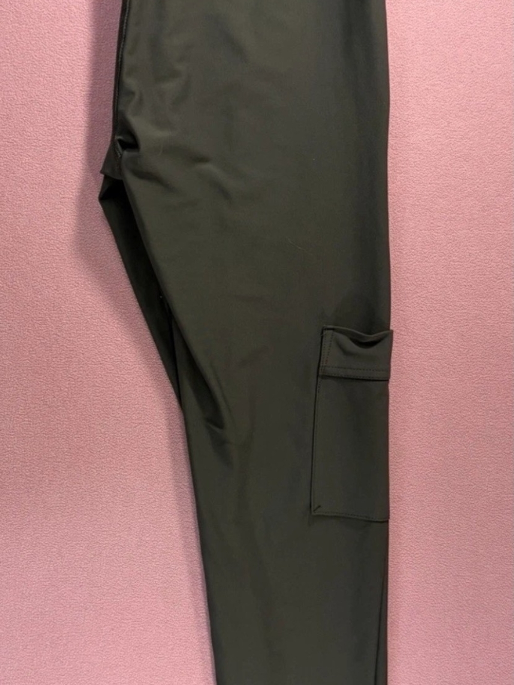 Lot Of 2 Old Navy Black & Olive High-Waist Cargo Leggings - Picture 7 of 7